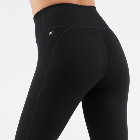 Fabletics Powerhold high waisted 7/8 leggings - Picture 3 of 7